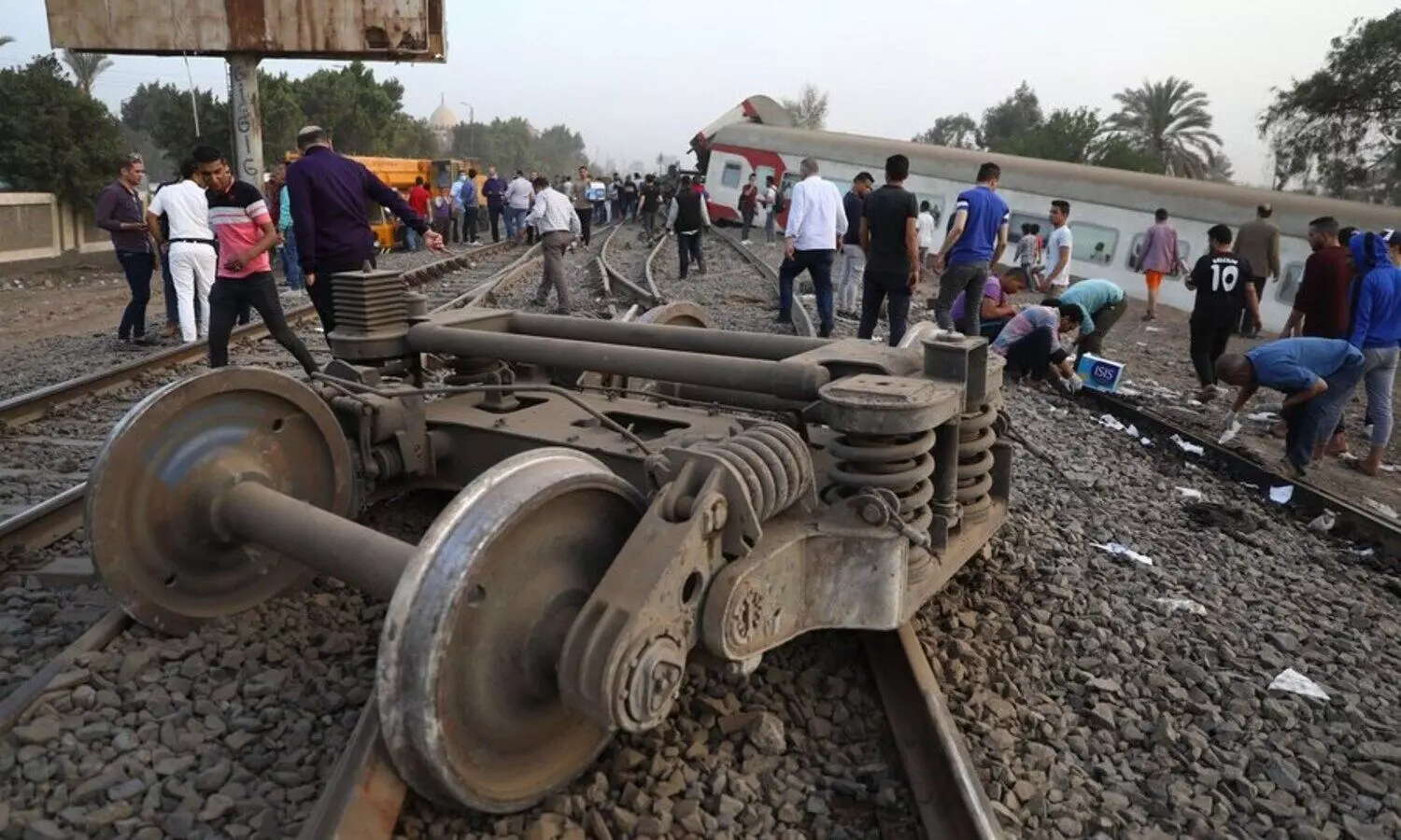 11 passengers killed in Egypt train derailment