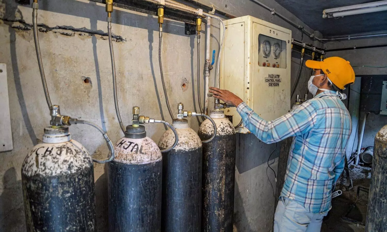 22 patients die due to interrupted supply of oxygen at Nashik hospital