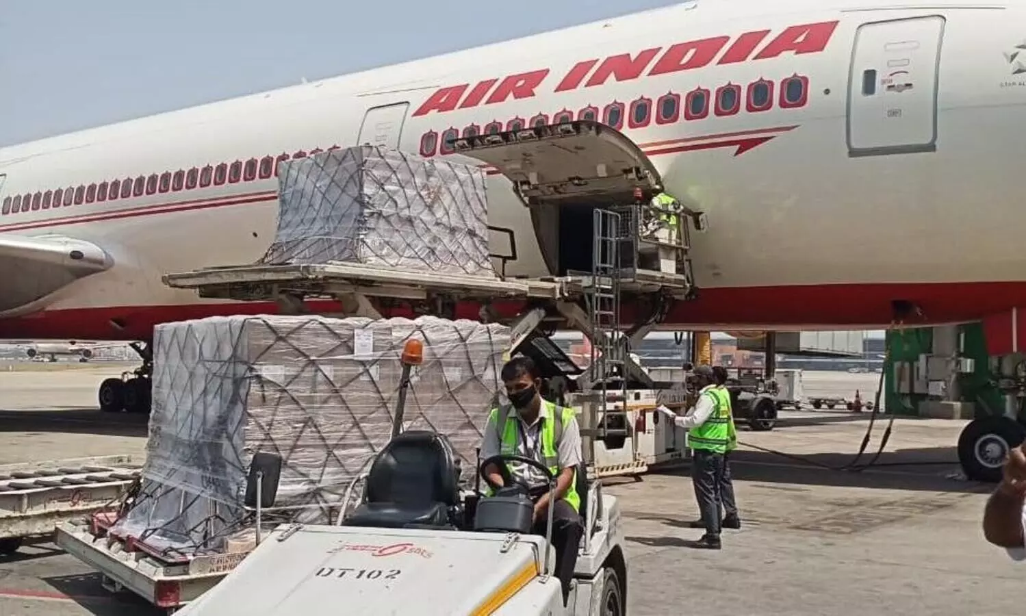 Air India brings 318 oxygen concentrators from New York to Delhi
