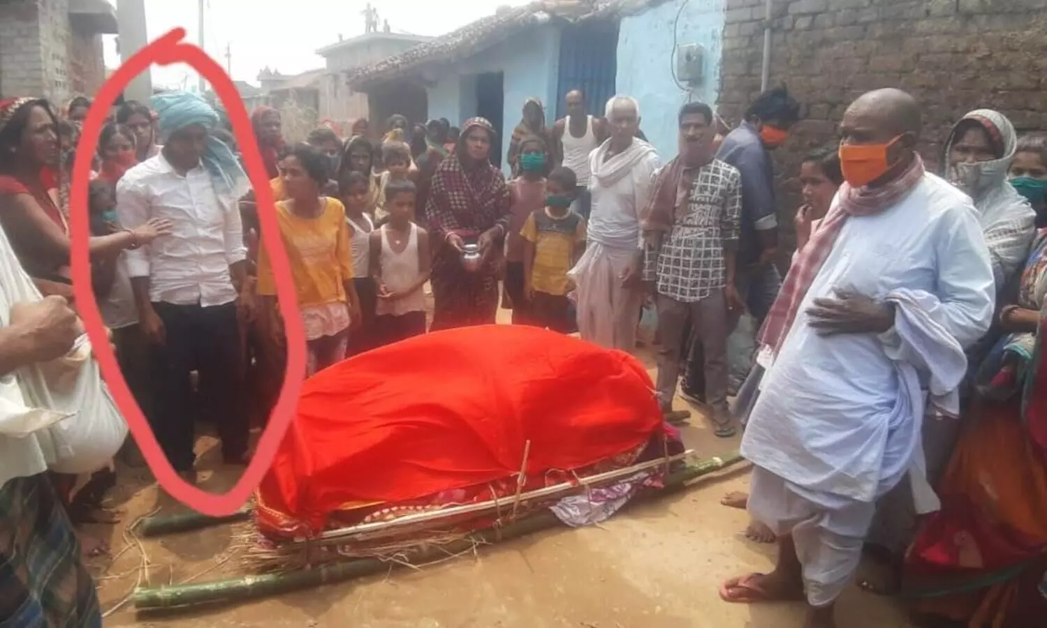 Bridegroom performs newly-wed wifes last rites in Bihar