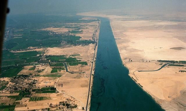 Egypt plans Suez Canal expansion after vessel was grounded