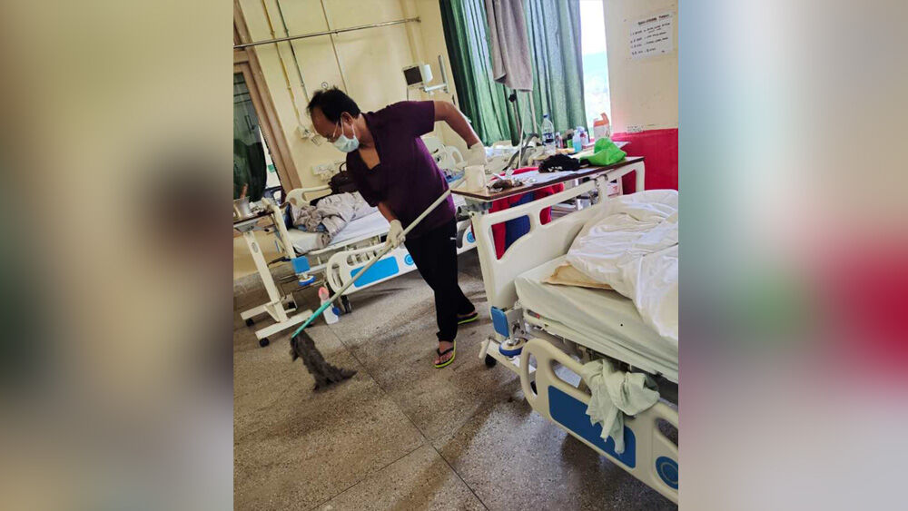 Mizoram minister mops hospital floors