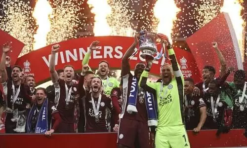Leicester wins FA Cup for first time, beating Chelsea 1-0