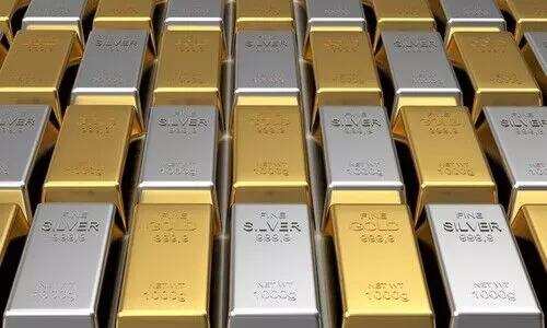 Gold, silver gain on strong global trends