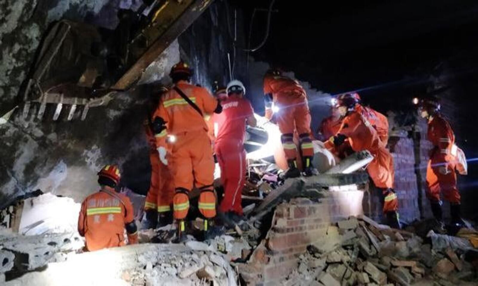 Three killed, 27 injured in series of earthquakes in China