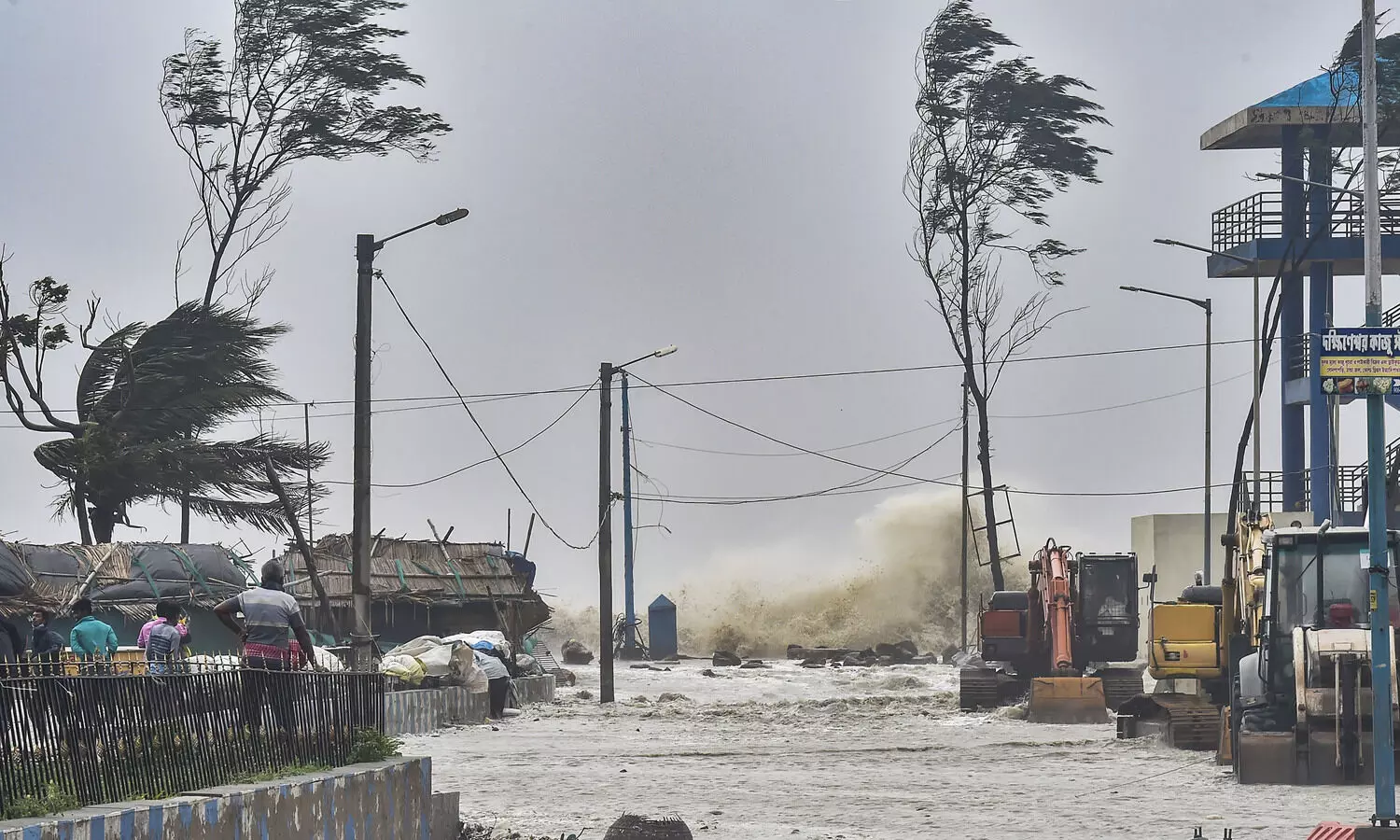Cyclone Yaas pounds Odisha-Bengal coasts, may move to Jkhand by midnight