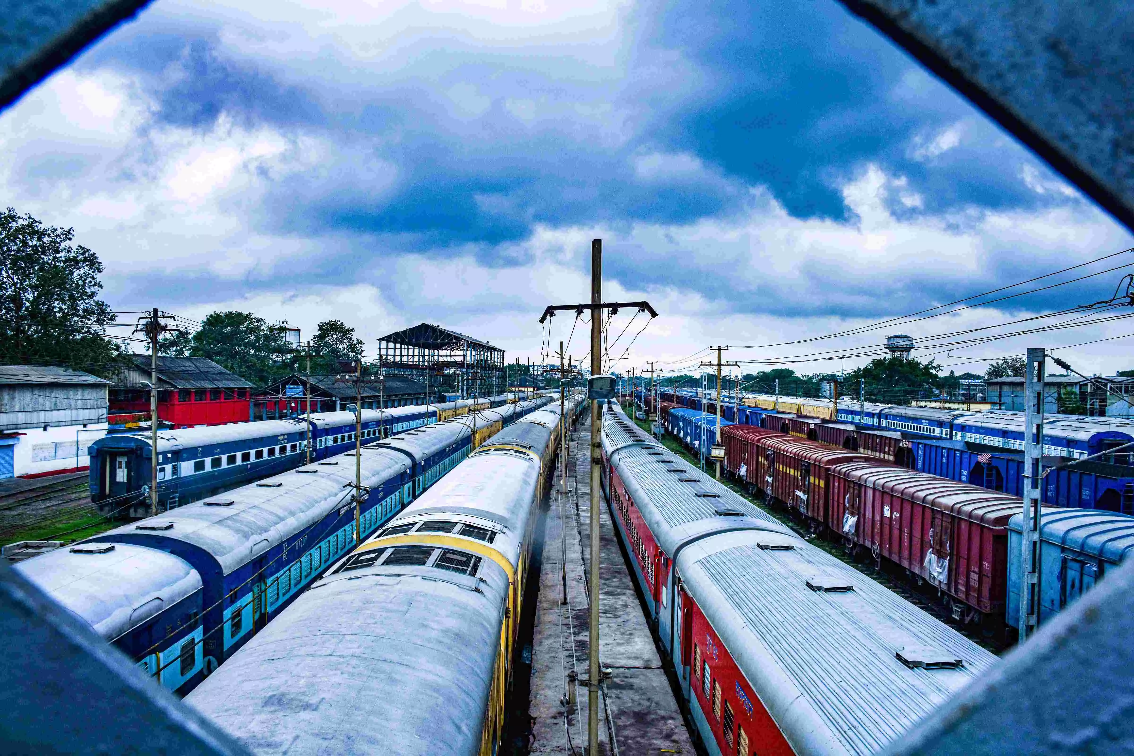 Despite cyclone Yaas, Odisha maintains liquid oxygen supply to nation Despite cyclone Yaas, Odisha maintains liquid oxygen supply to nation