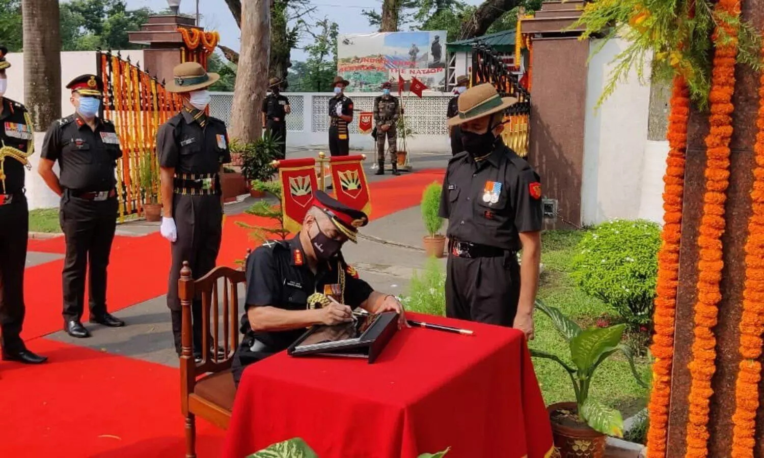 Lt Gen. Manoj Pande takes over as new Chief of Armys Eastern Command