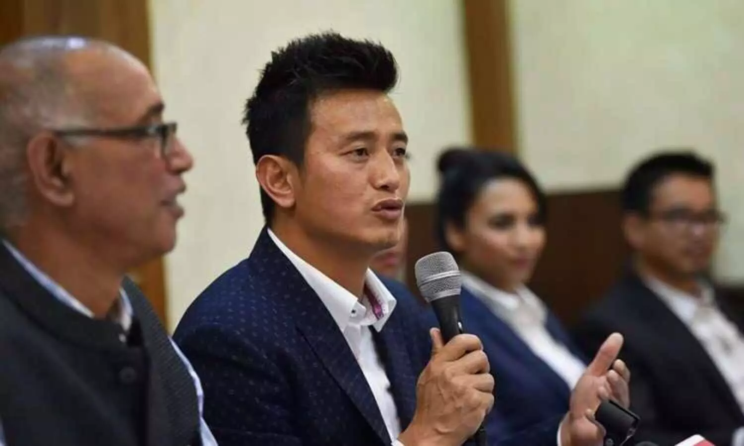 Nine arrested for burning effigy of Bhaichung Bhutia in South Sikkim