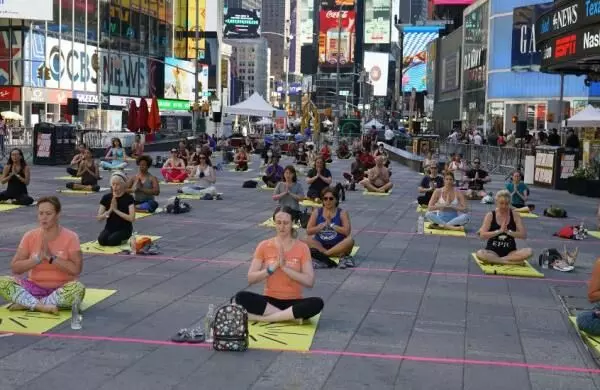 Over 3,000 people perform Yoga at iconic Times Square Over 3,000 people perform Yoga at iconic Times Square