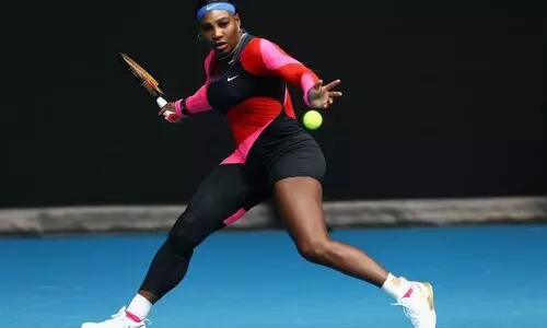 Serena Williams retires from Wimbledon opener after injury
