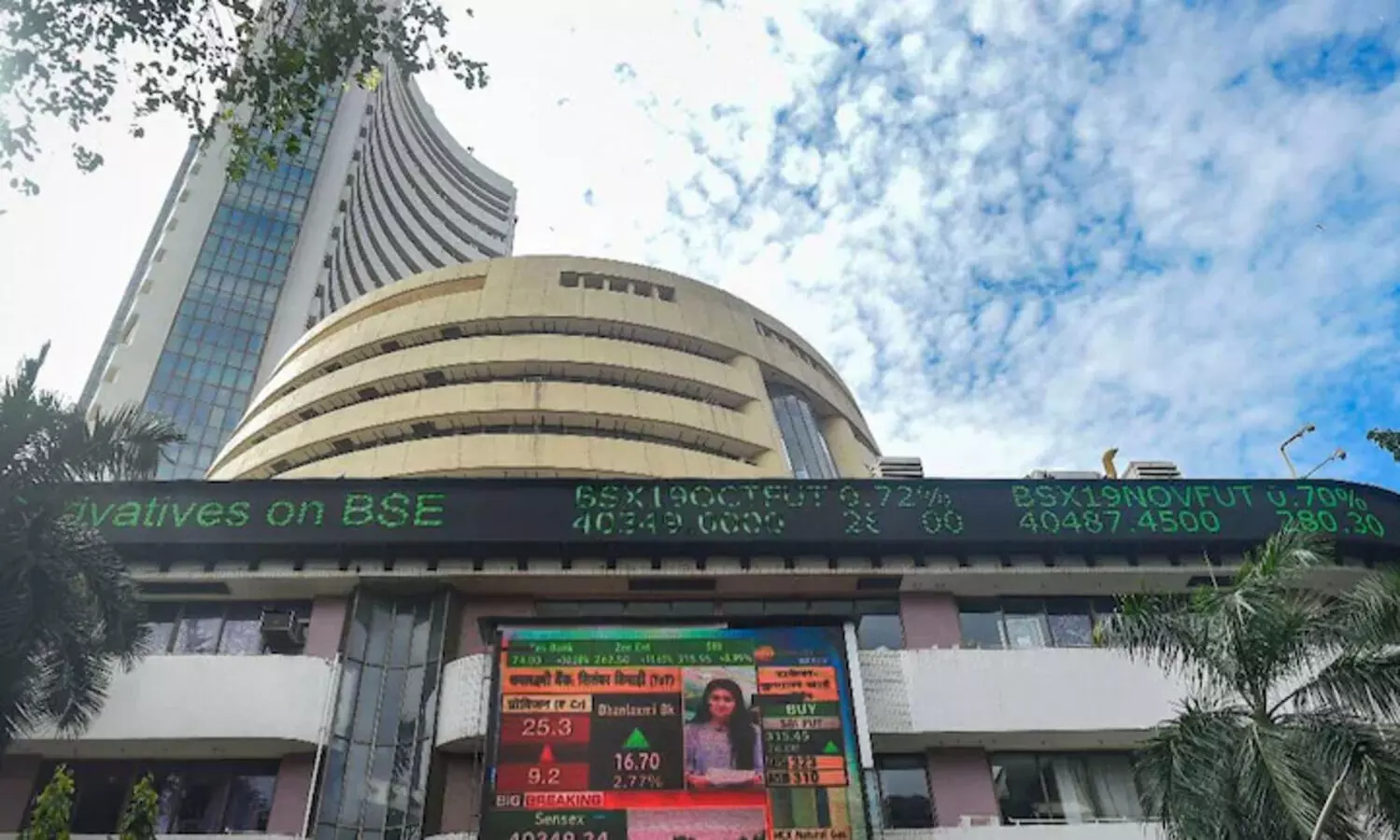 Sensex climbs over 132 points in early session; surrenders gains in volatile trade