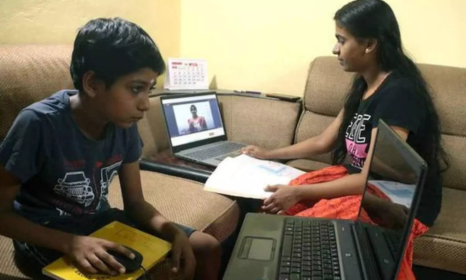 Online classes: 55% students report health issues