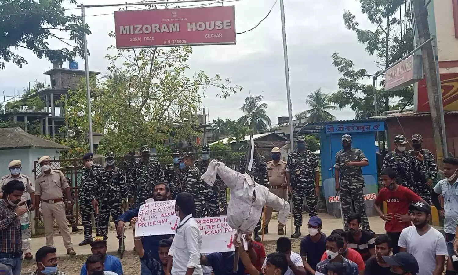 Assam-Mizoram border tension: Effigy of Mizoram CM burnt in Silchar, demand for economic blockade echoed