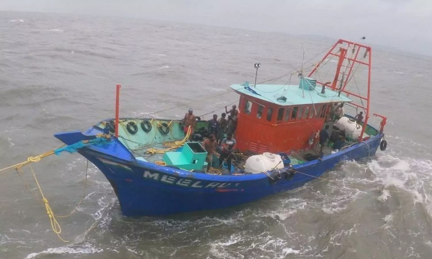 25 Indian boats damaged by Sri Lankan Navy: Fishermen