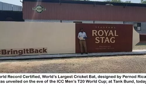 Worlds largest cricket bat unveiled in Hyderabad