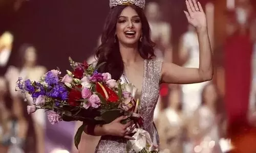 Indias Harnaaz Sandhu crowned Miss Universe 2021