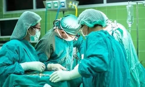 In 1st, US surgeons transplant pig heart into human patient