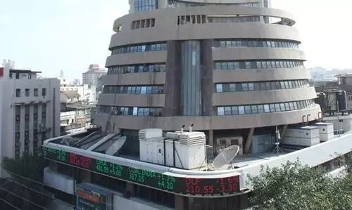 Equities extend gains, Q3FY22 earnings in focus for fresh cues