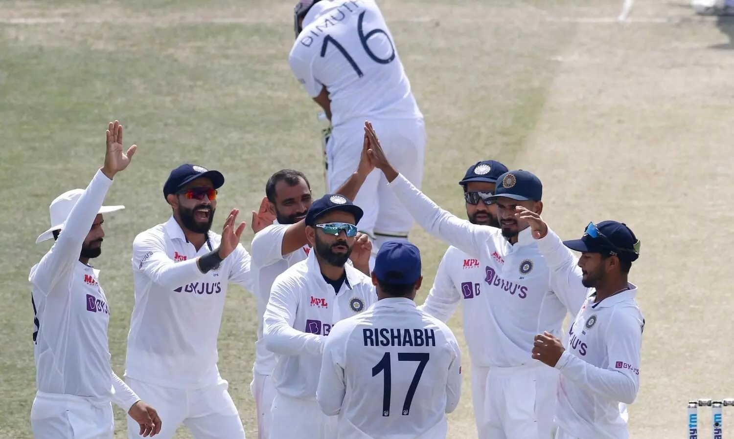 1st Test: Jadeja, Ashwin dominate as India enforce follow-on after Sri Lanka fold for 174