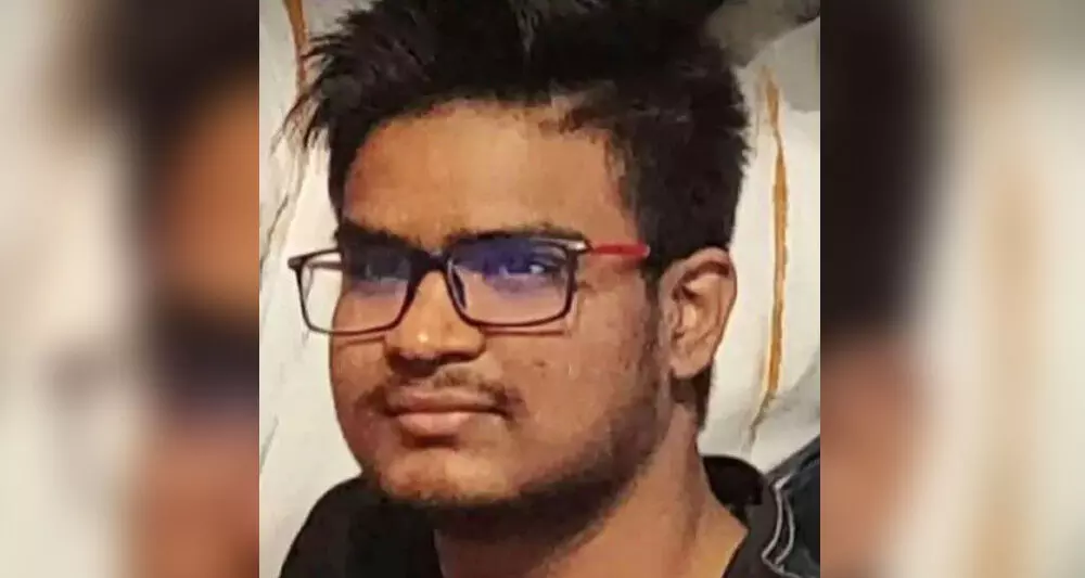 Mortal remains of Ktaka student killed in Ukraine arrives in Bluru; CM pays homage Mortal remains of Ktaka student killed in Ukraine arrives in Bluru; CM pays homage