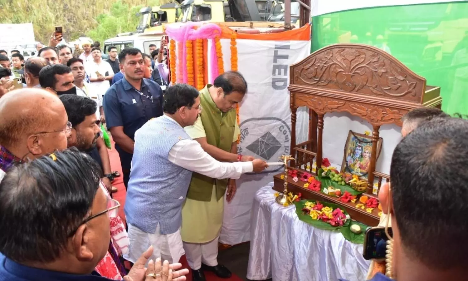 Mining resumes in one of Indias oldest coal mines after 2 years