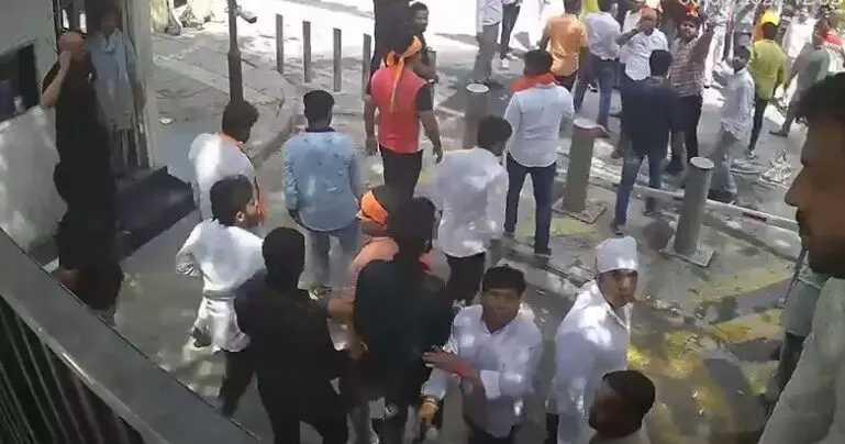 Eight arrested over vandalism outside Kejriwals house Eight arrested over vandalism outside Kejriwals house