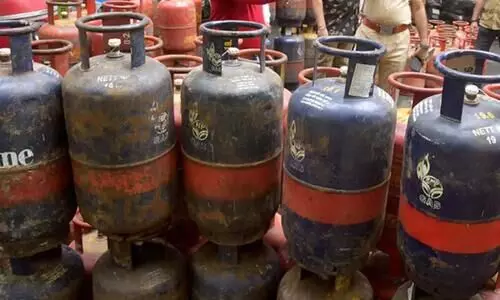 LPG price hike: Commercial cooking gas hiked by Rs 250 from April 1