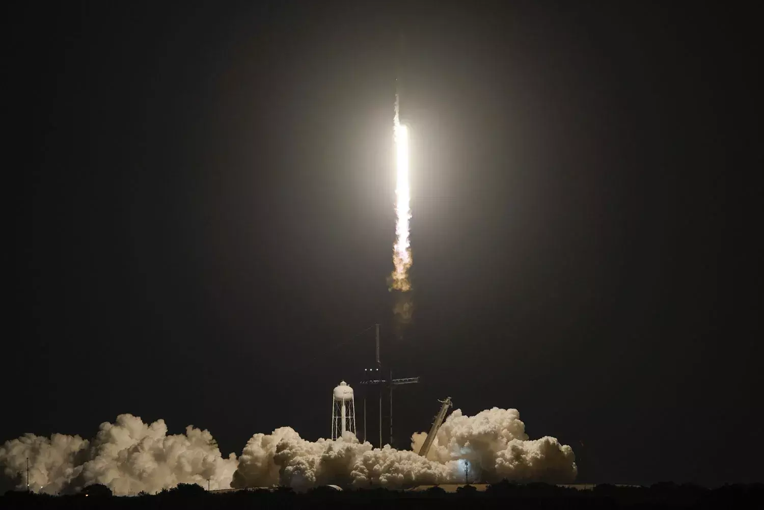 SpaceX launches 4 astronauts for NASA after private flight