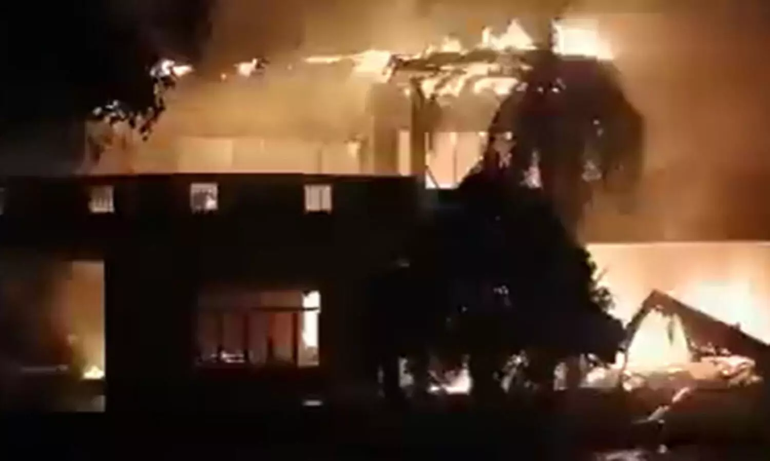 5 dead, 200 injured in SL violence, houses of politicians torched