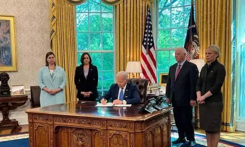 Biden signs Ukraine bill, seeks $40B aid, in Putin rejoinder