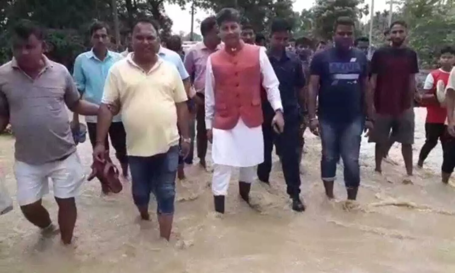 Flood submerges many villages in Raha, Minister Pijush Hazarika visits affected areas
