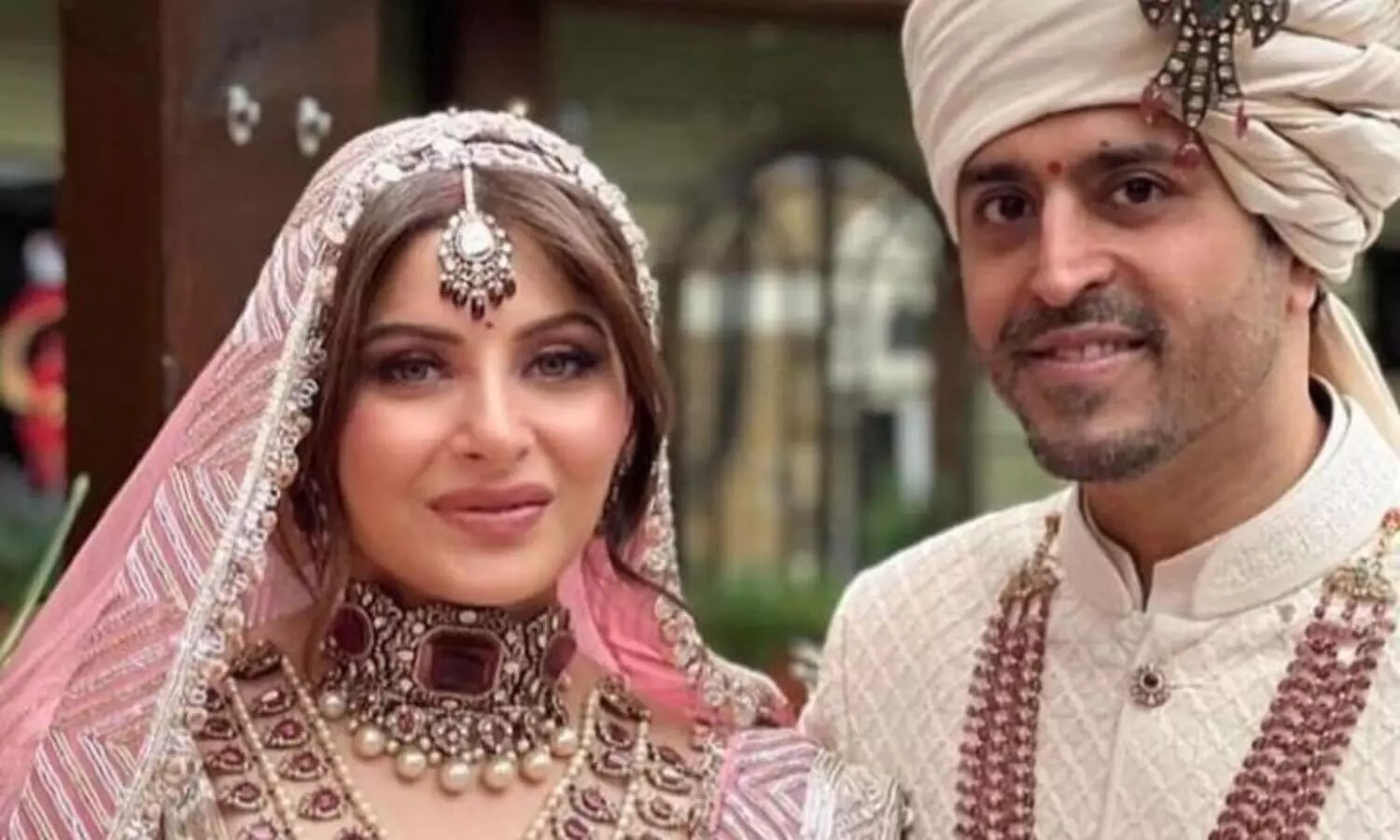 Kanika Kapoor ties knot with NRI businessman Gautam Hathiramani