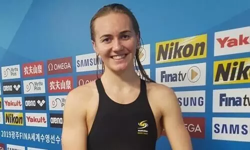 Australian swimmer breaks 400m freestyle world record