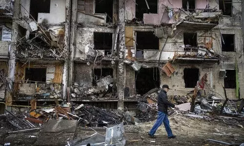 In eastern Ukraine, keeping the lights on is a dangerous job