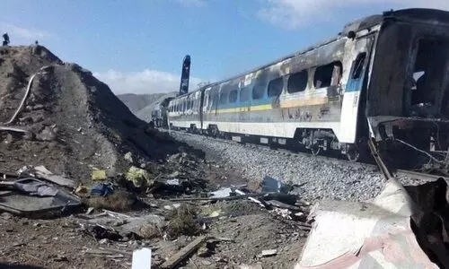 10 killed, 50 more injured in train derailment in Iran