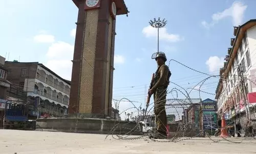 Shutdown in Srinagar, mobile internet suspended