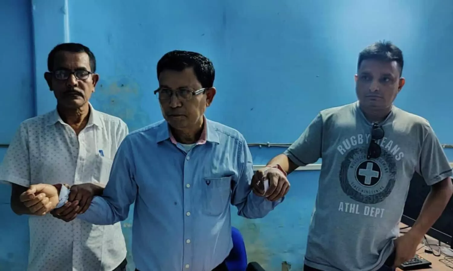 Employee of Cachar Treasury Office caught red handed while taking bribe