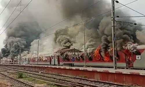 Agnipath scheme: Violent protests continue in Bihar, 2 trains set on fire