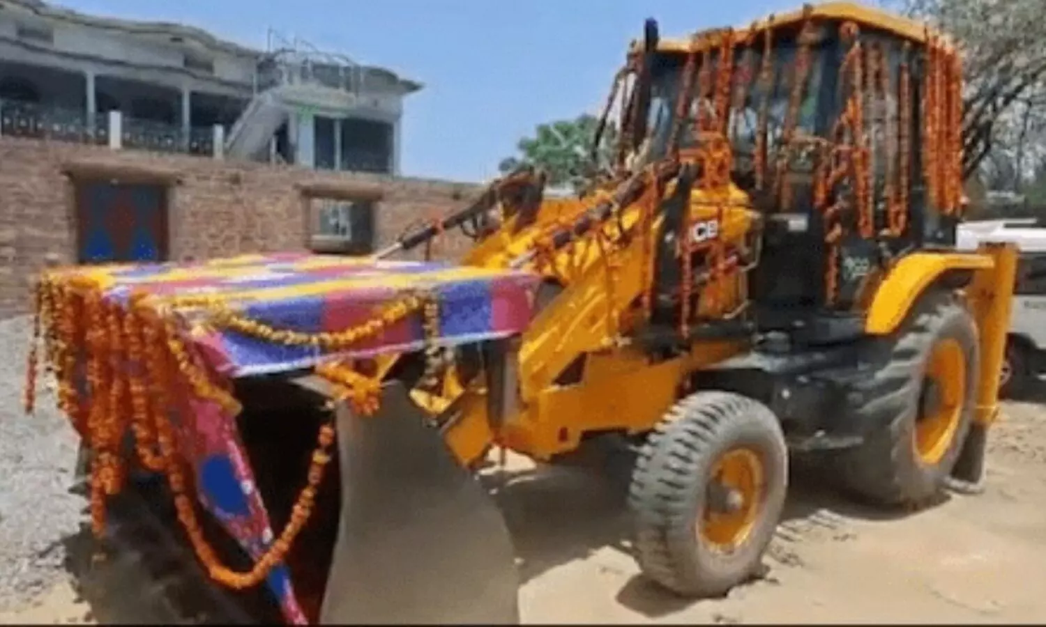 MP: Groom prefers bulldozer over horse or car for marriage procession