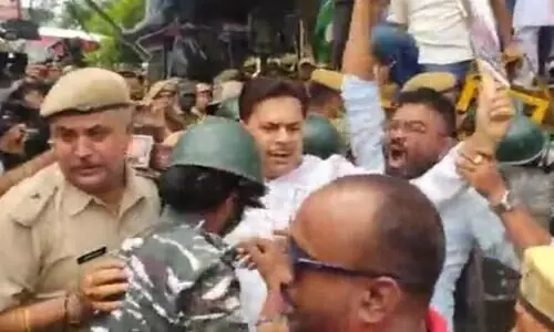 Assam Police detain Congress leaders for protesting against EDs summon to Sonia Gandhi