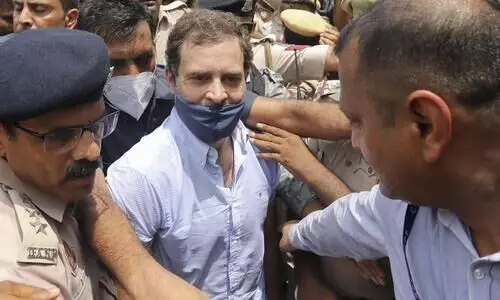 Rahul Gandhi detained during Cong protest against Sonia Gandhis questioning