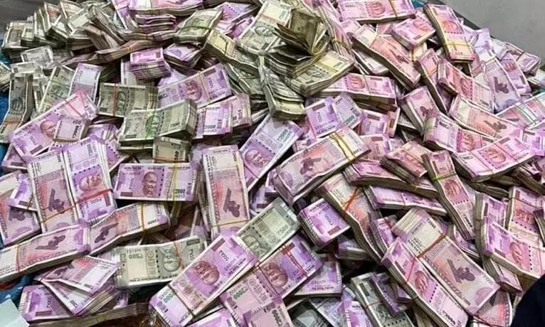 WBSSC scam: Rs 27.90 crore, 6 kg gold recovered from Arpitas house WBSSC scam: Rs 27.90 crore, 6 kg gold recovered from Arpitas house