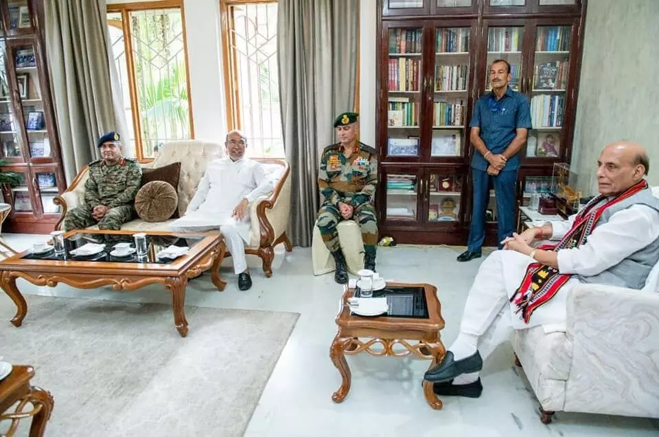 Rajnath Singh meets Manipur CM over breakfast Rajnath Singh meets Manipur CM over breakfast