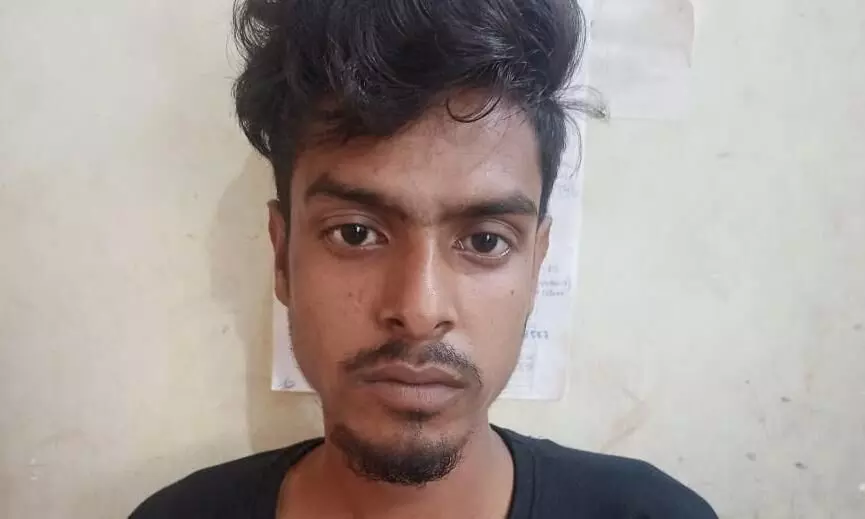 Assam: Cops nab youth possessing pistol in the city Assam: Cops nab youth possessing pistol in the city