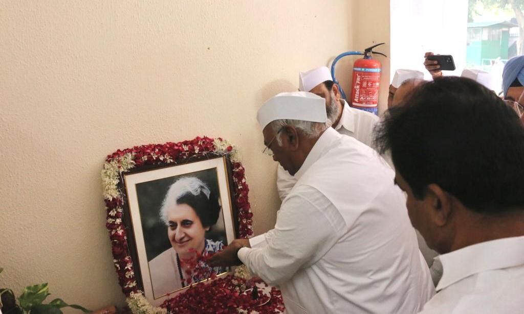 Congress Pays Tributes To Indira Gandhi On Death Anniversary