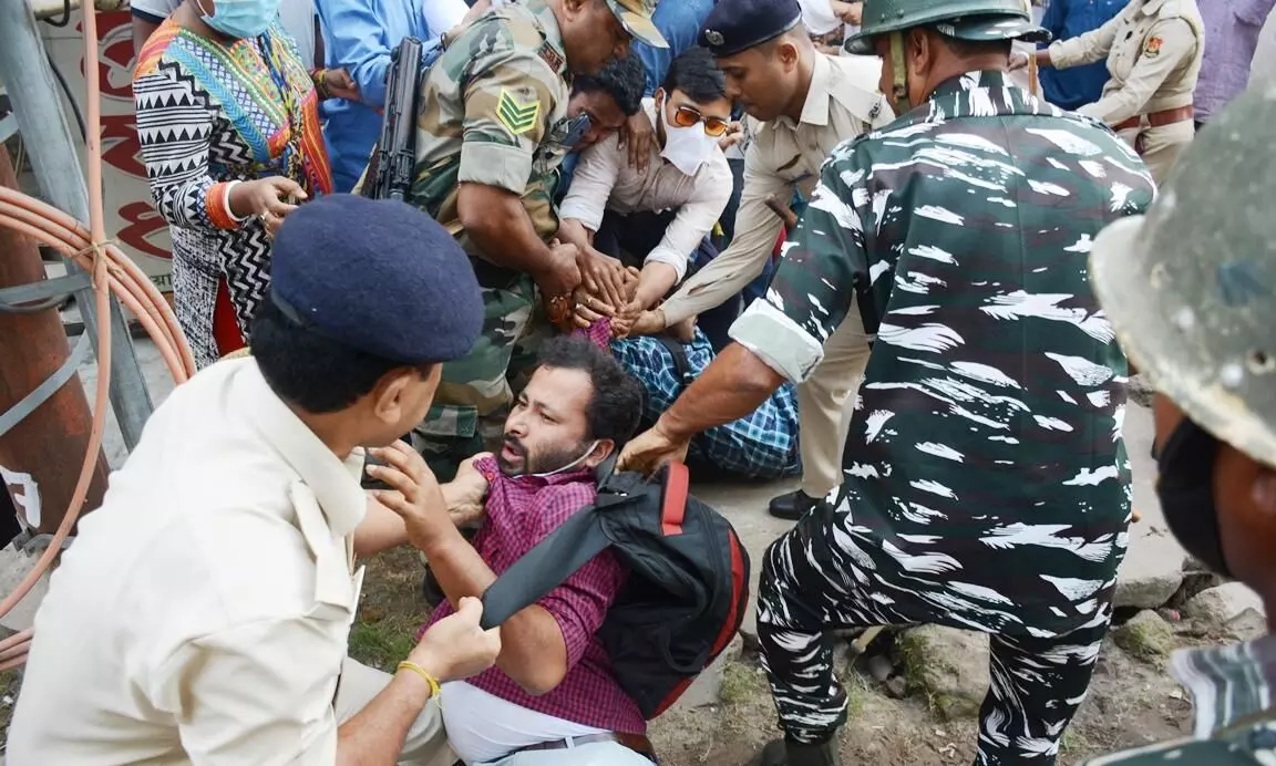Tripura: Teacher protest turns violent, police resort to lathi charge Tripura: Teacher protest turns violent, police resort to lathi charge