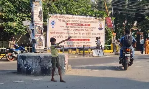 Viral Story: To ease gridlock in Guwahati, minor boy mans traffic