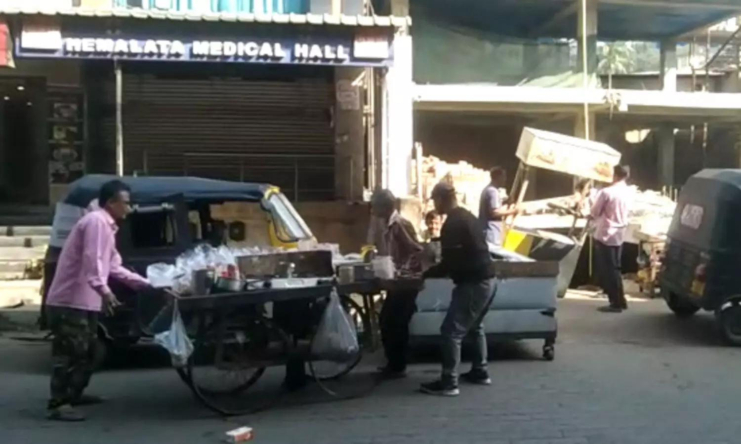 Guwahati: GMC conducts eviction drive under Ulubari flyover