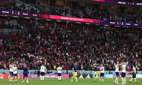 Giroud nets match winner as France edge England 2-1 to reach semis